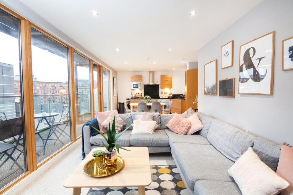 Cartier House at the Leeds Dock Image 2