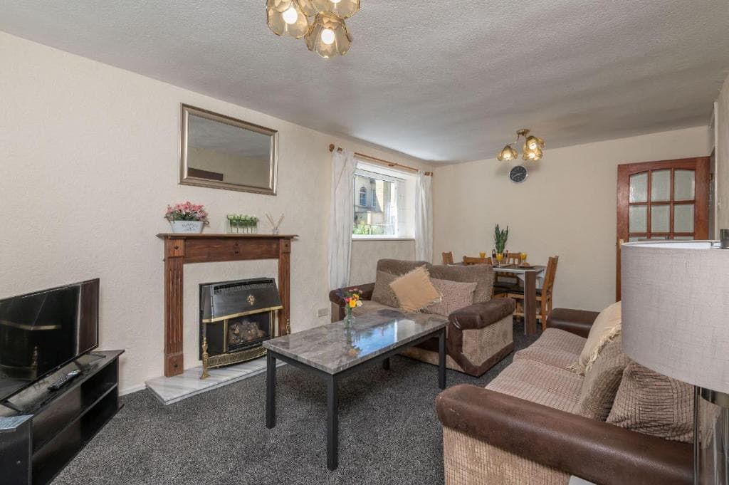 K Suites - Bolton Court 2 Image 3