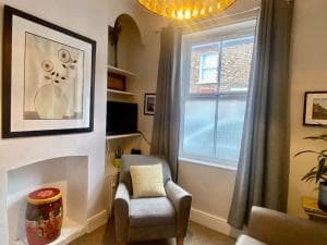 Comfy Home within City Wall, 10 mins Walk to Centre, Attractions & Railway Station Image 2