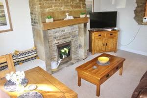 Greendale Cottage - scenery and walks on doorstep Image 2