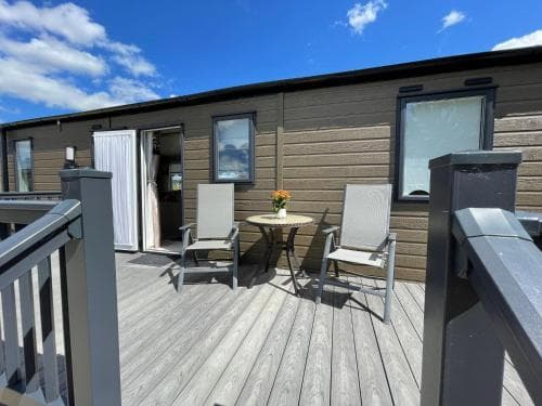 Hollins Stable Lodge at Hollin Barn Lodge Park Image 3