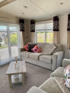 Hollins Stable Lodge at Hollin Barn Lodge Park Image 2