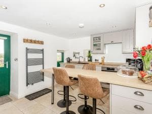 Pogles Wood Cottage Image 2