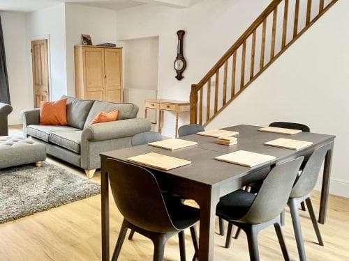 The Annex - central Helmsley with parking Image 3