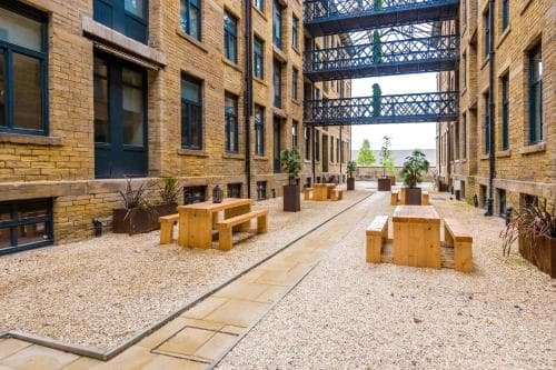 2 Bedroom Duplex in the centre of Bradford Image 3