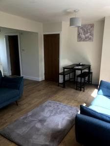 Modern 4 bed home, 30 minute walk from City Centre Image 2