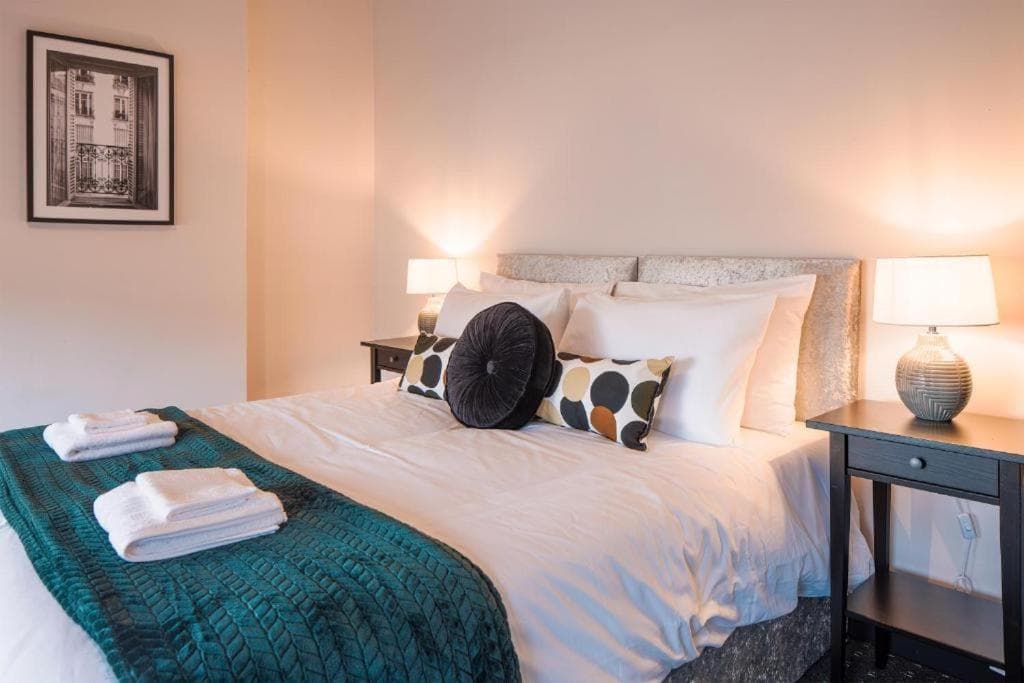 Coronation House Image 1