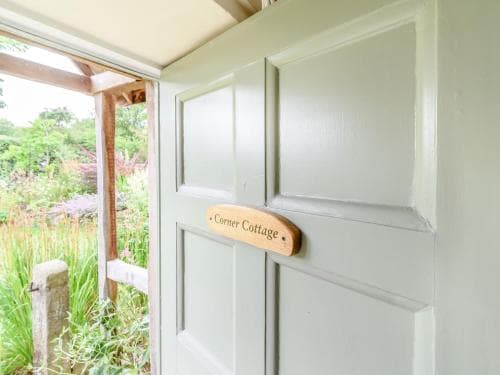 Corner Cottage, Pickering Image 3