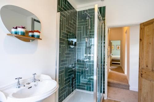 8 Kyme Street Image 3