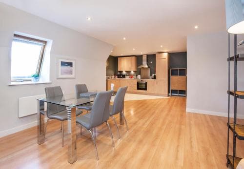 Loft Apartment Central York with Parking Image 3