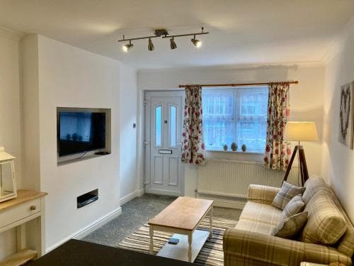 Modern 2 Bedroom Ground Floor Apartment with Parking Ripon City Centre Image 3