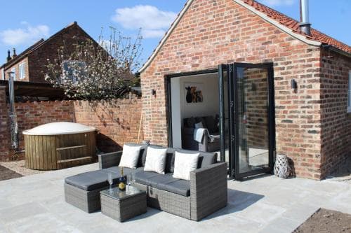 The Old Parlour - Hot tub and Dog Friendly! New! Image 3