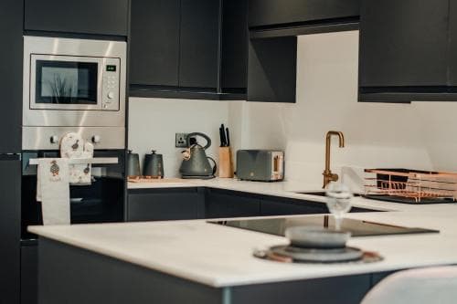 Bv Luxury 3 Bedroom Townhouse At Bed Cliff Oaks Image 2