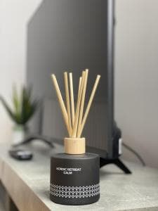 Modern 2 Bedroom Flat Close to City Centre Image 2