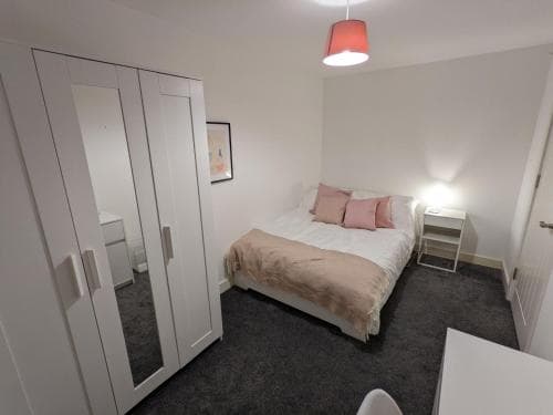 Beautiful and Spacious 4 Bedroom Home Armley Leeds Image 3