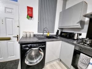 *11BR* Setup for your most amazing relaxed stay + Free Parking + Free Fast WiFi * Image 2