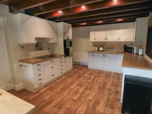 Beaconsfield Cottage Image 1