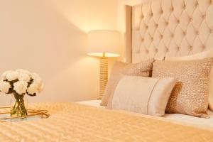 King Deluxe City Centre Apt Balcony View& Free Parking! PRIMEDOORSTEP Image 5