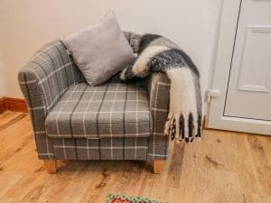 Henrietta's Cottage Image 2