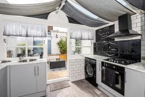 Bartley York central, walking distance to city Image 2