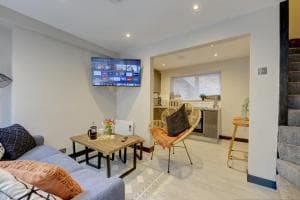 The Scandic Chique Cottage of Whitby Image 2