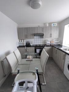 2 bedroom Large and Luxurious Apartment Image 2