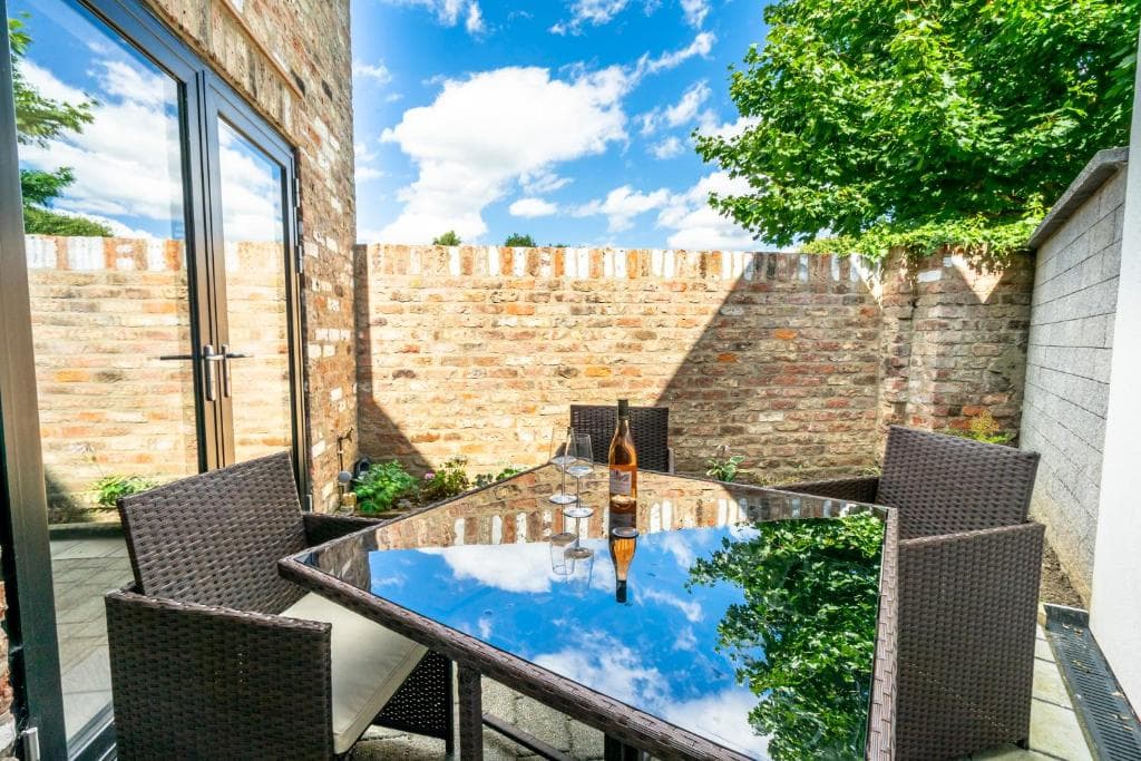 Grooms Cottage Image 1