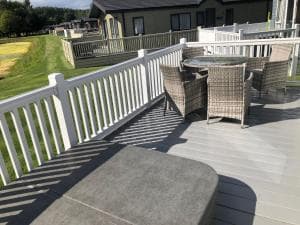 The Poplars Lodge with Hot Tub Image 2