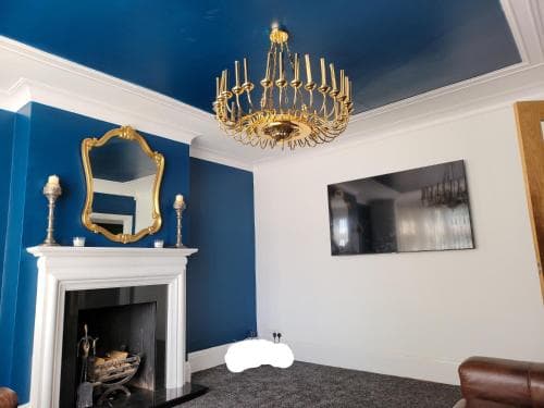 In the posh suburb Enjoy the Peak District views Image 3