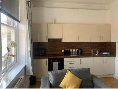 Bank Chambers Apartment 2 Image 3