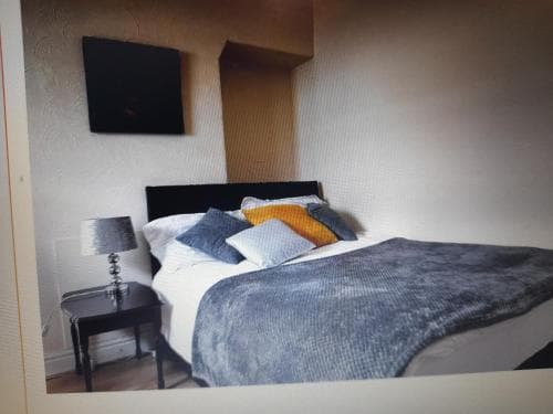 Immaculate 3-Bed House in Middlesbrough with WiFi Image 3