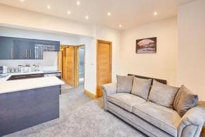 Host & Stay - Knight Retreat Image 2