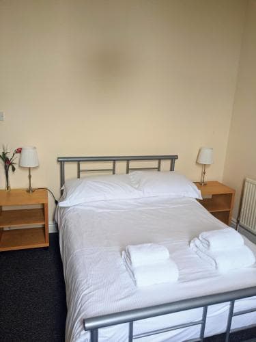 13 Flat 5 Esplanade Gardens Image 1