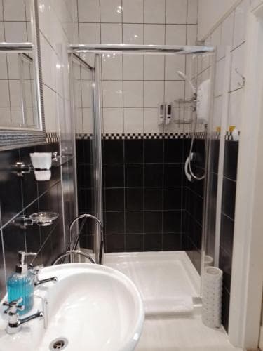 Sunflower Lodge Image 3