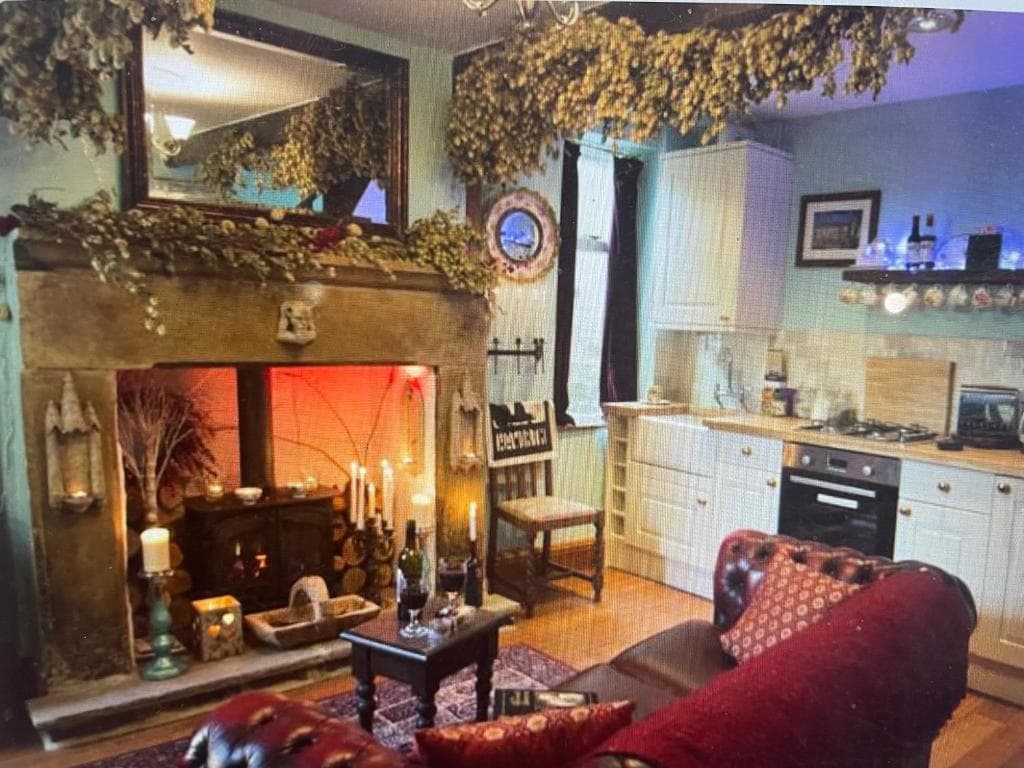 The Little Hideaway - Historic Gem off Haworth Main Street Image 1