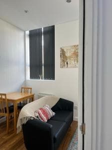 Valee Place, One Bedroom, Heart of wakefield, apartment 2 Image 2