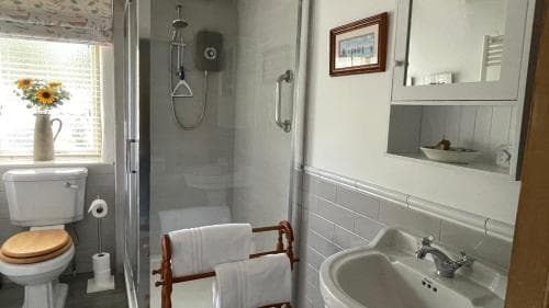 Weavers Cottage by Weavers of Haworth Image 3