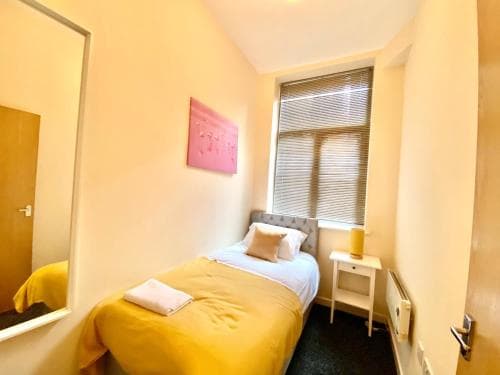 Dior Apartments Halifax City Centre Image 3