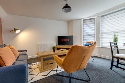 Queens Cabin South Bay 2 Bedroom Apartment - LOCL Properties Image 2