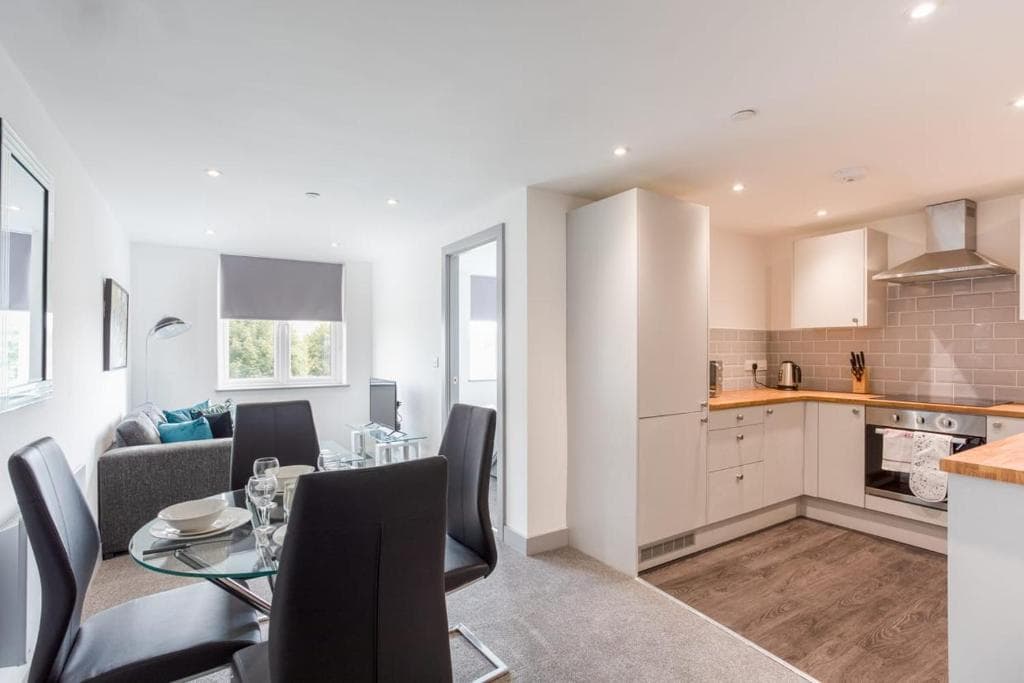 Charming 1 Bed Apartment in Leeds Image 4