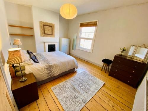 Spacious Victorian family Town House, sleeps 6, near York Centre Image 3