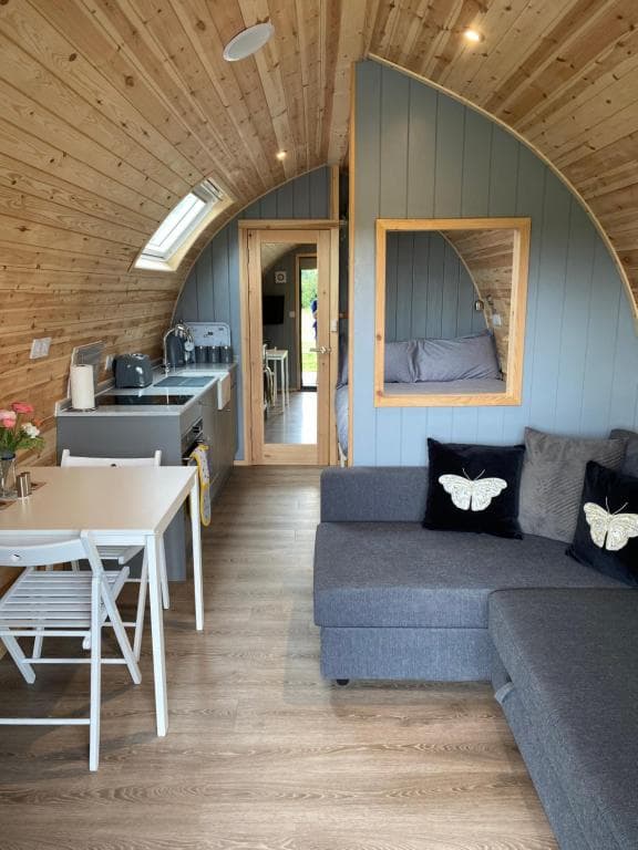 Mowbray Cottages & Glamping Image 1