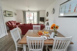 Harbour cottage Image 2