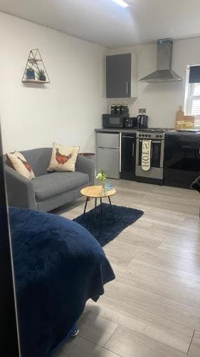 BV Royal Comfy Studio Seven Suite Queensgate Huddersfield Image 3