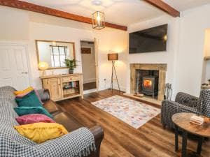 April Cottage Image 2