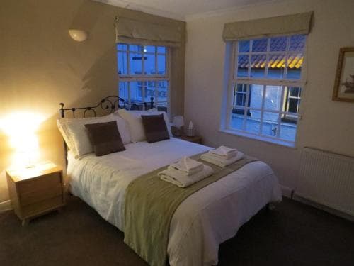 Endeavour, Staithes Image 3