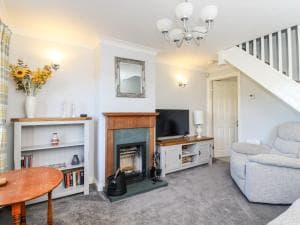 Honeybee Cottage Image 4