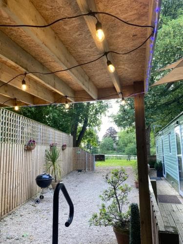 Beautiful Holiday Home - Lake view Image 3