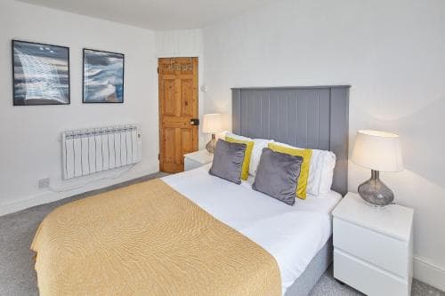 Host & Stay - Ocean Queen Cottage Image 3