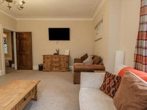 1 Deepdale Avenue Image 3